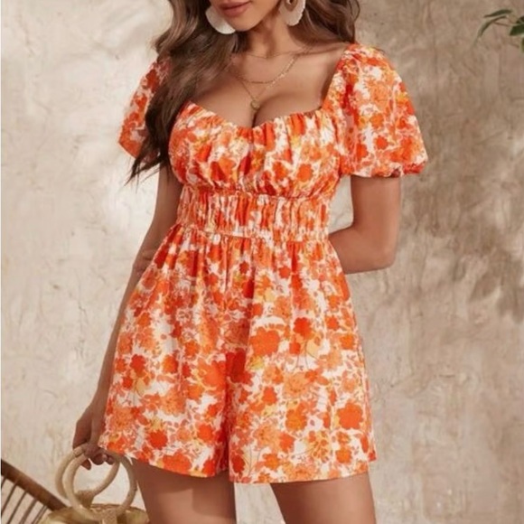 Source Unknown Pants - Women’s Short Floral Orange and White Sweetheart Romper NWOT